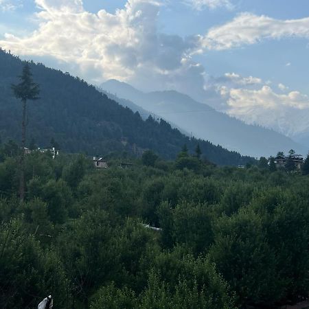 Hotel Mountain Majesty! Top-Rated Luxury Stay Amid Snowcapped Mountains With Balcony And Riverside Calm 马拉里 外观 照片