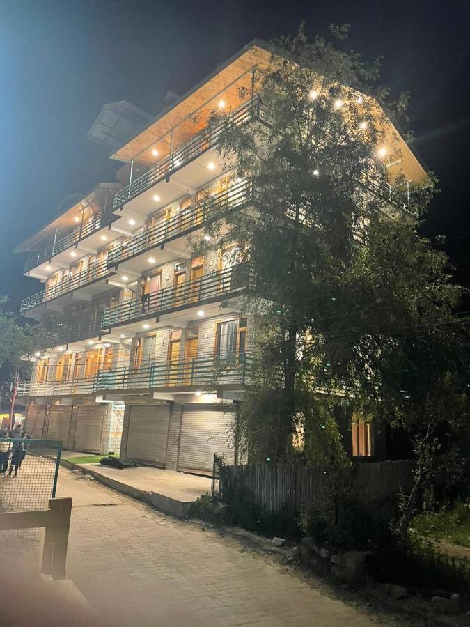 Hotel Mountain Majesty! Top-Rated Luxury Stay Amid Snowcapped Mountains With Balcony And Riverside Calm 马拉里 外观 照片